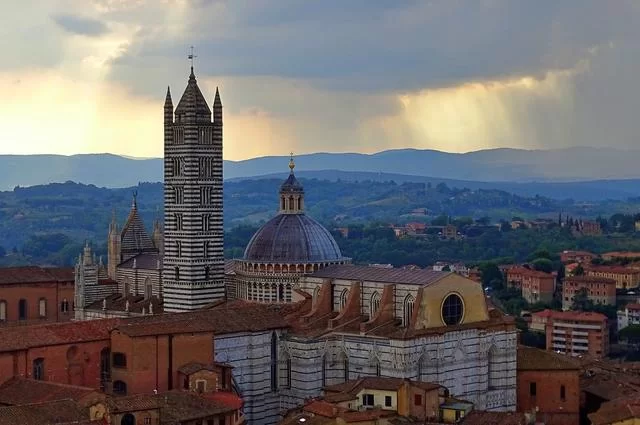 Фото: Cristina Gottardi  / Unsplash Сиена